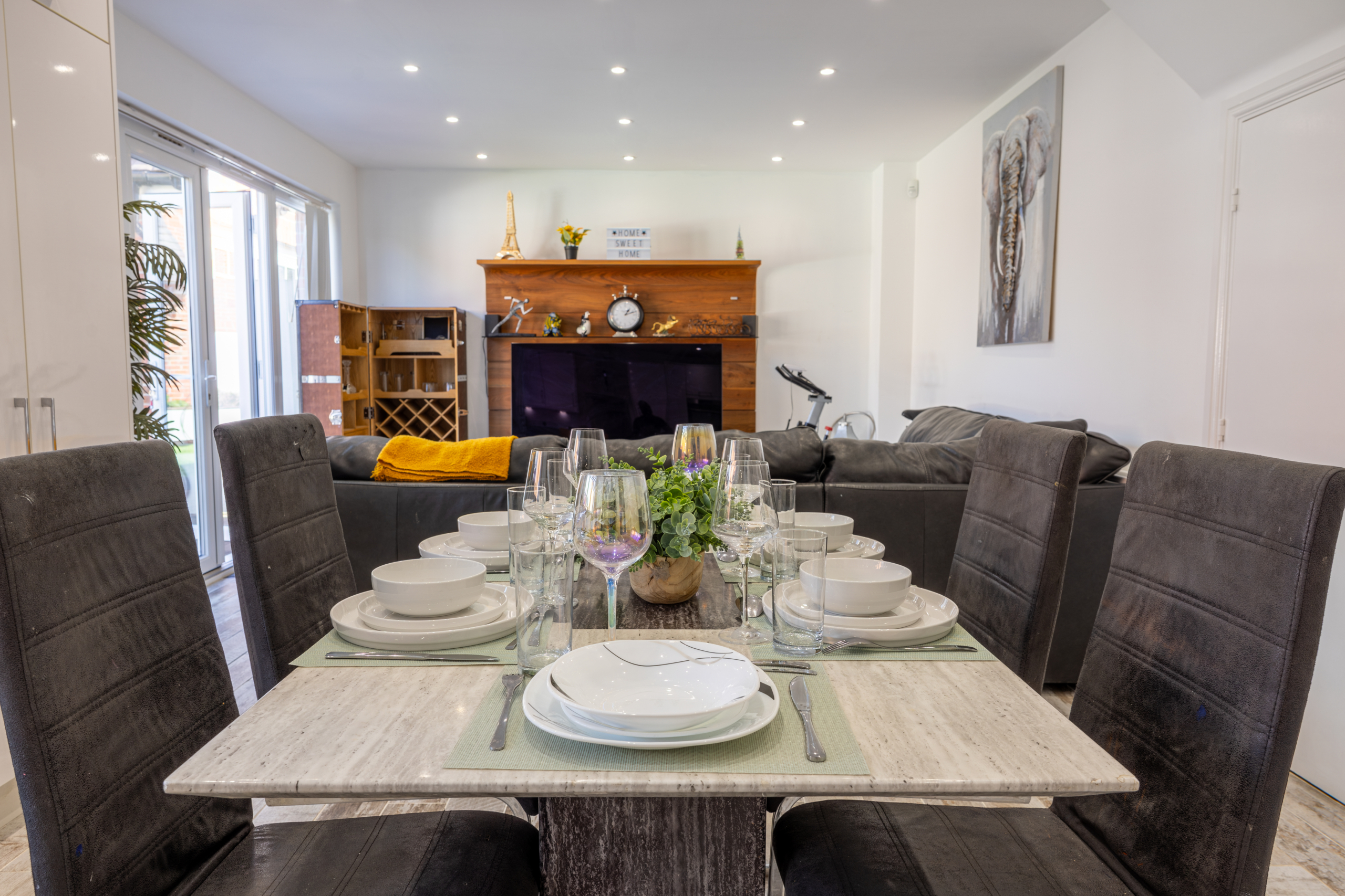 Dining table setup + lounge