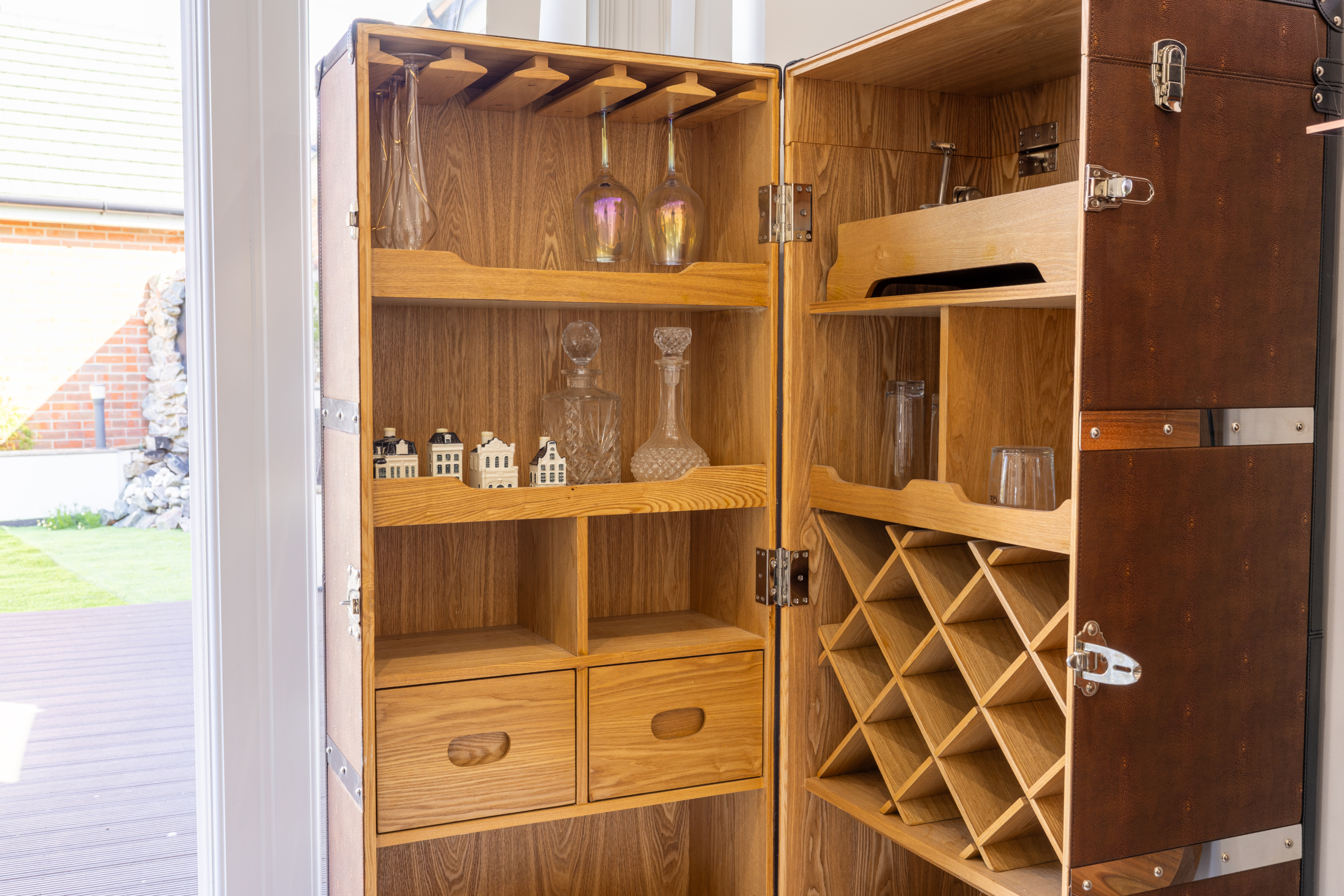 Lounge Drinks cabinet