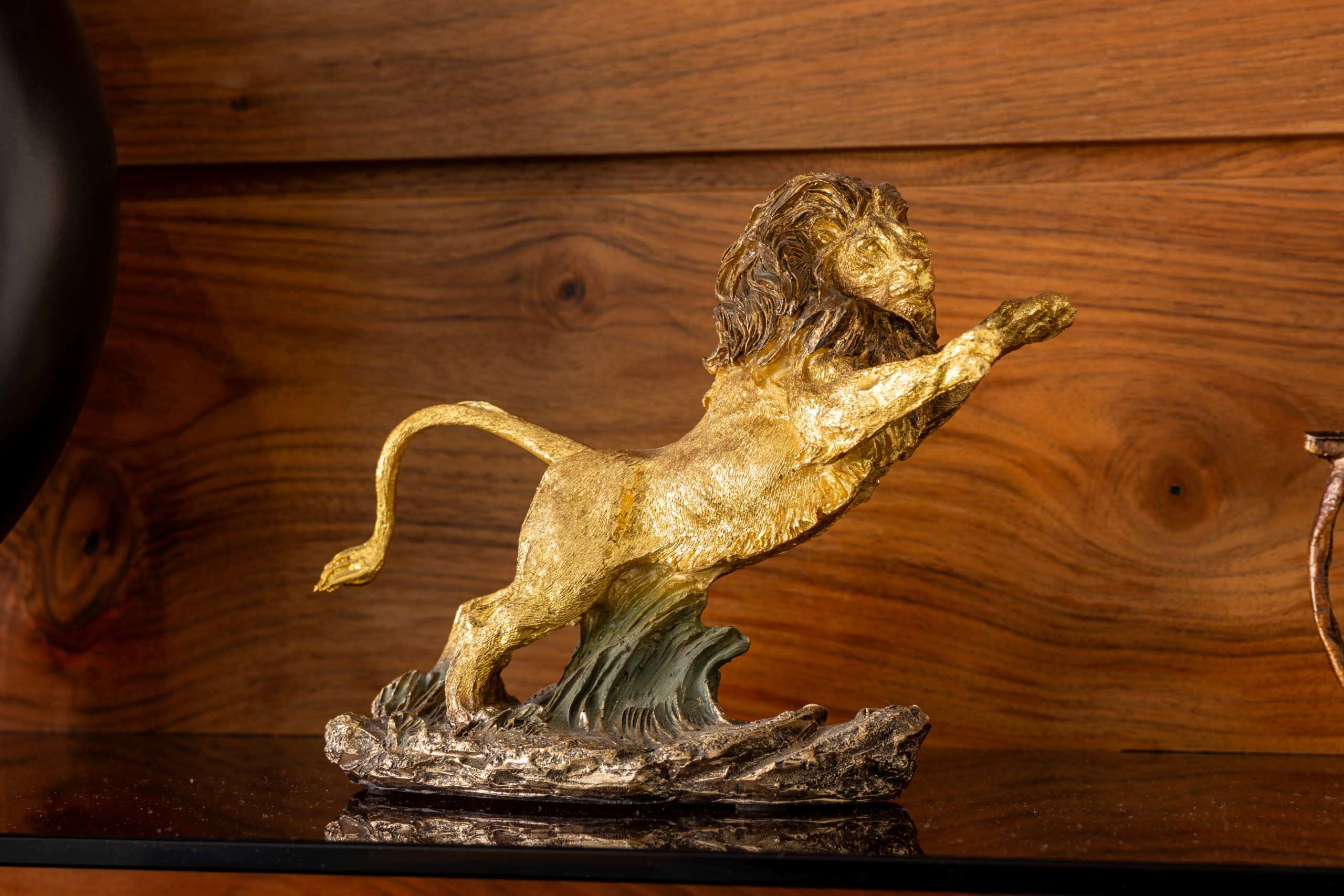 Lounge TV Unit decor 2